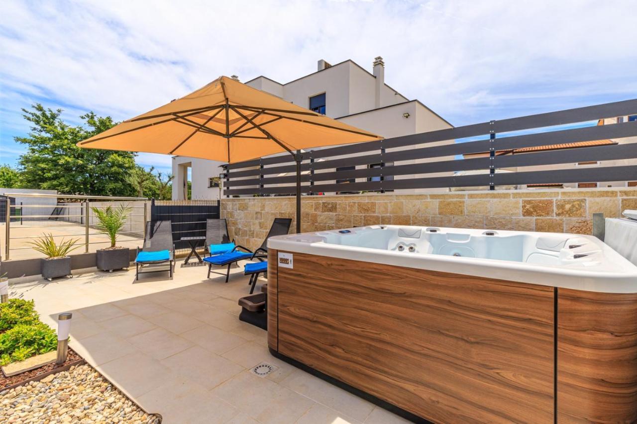 Sabena Apartment With Private Whirlpool Poreč Extérieur photo