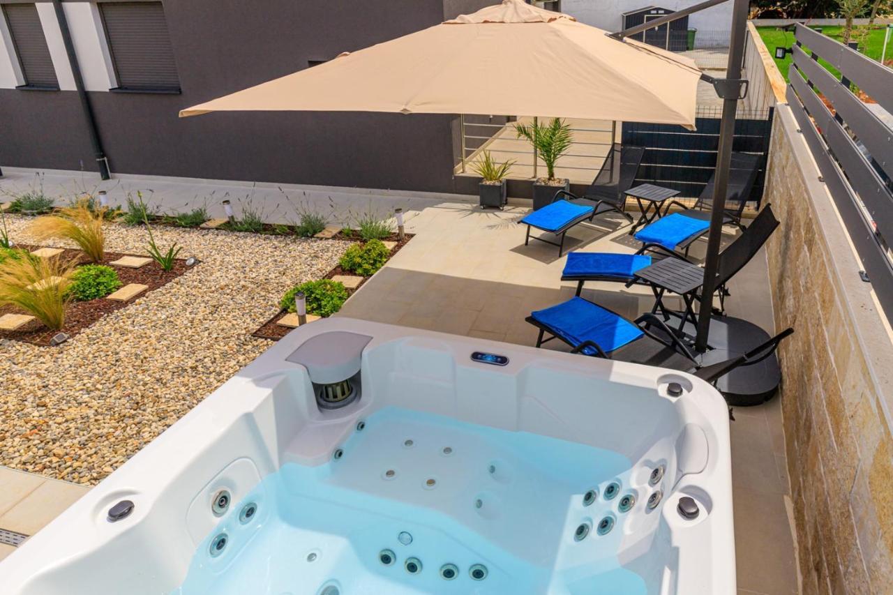 Sabena Apartment With Private Whirlpool Poreč Extérieur photo